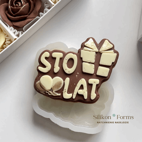 Napis "STO LAT"